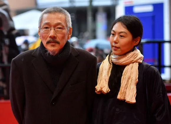 홍상수, 김민희와 아들 출산 후 신작으로 돌아온다... '그 자연이 네게 뭐라고 하니' 개봉