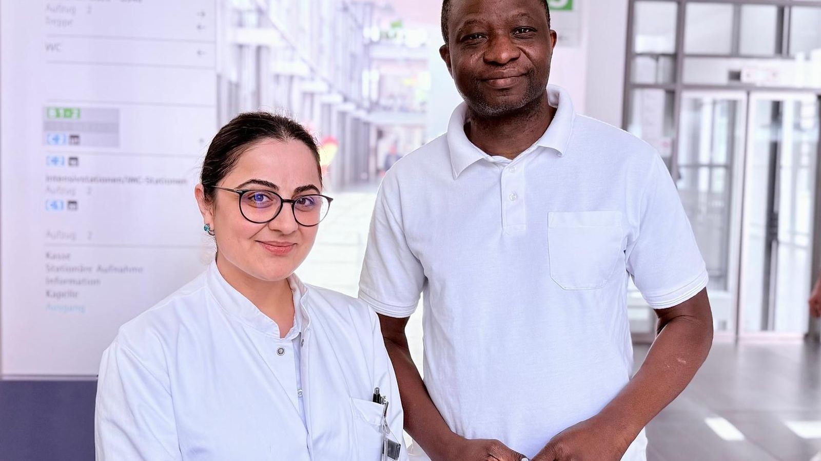 Karriere in Deutschland: Warum internationale Ärzte wie Dr. Olaposi Yomade aus Nigeria und Dr. Natia Chitavishvili aus Georgien in Jena bleiben