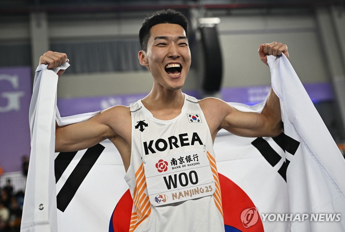 우상혁, 세계실내선수권 男子 높이뛰기 우승...올림픽 챔피언 커 제치고 3년 만에 정상 복귀