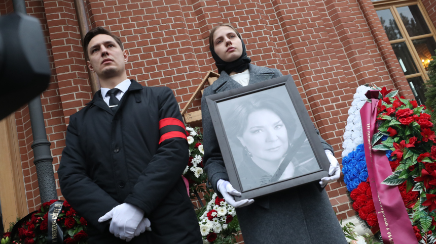 Алла Довлатова вспомнила Ларису Голубкину: 'Она была лучезарной и доброй'