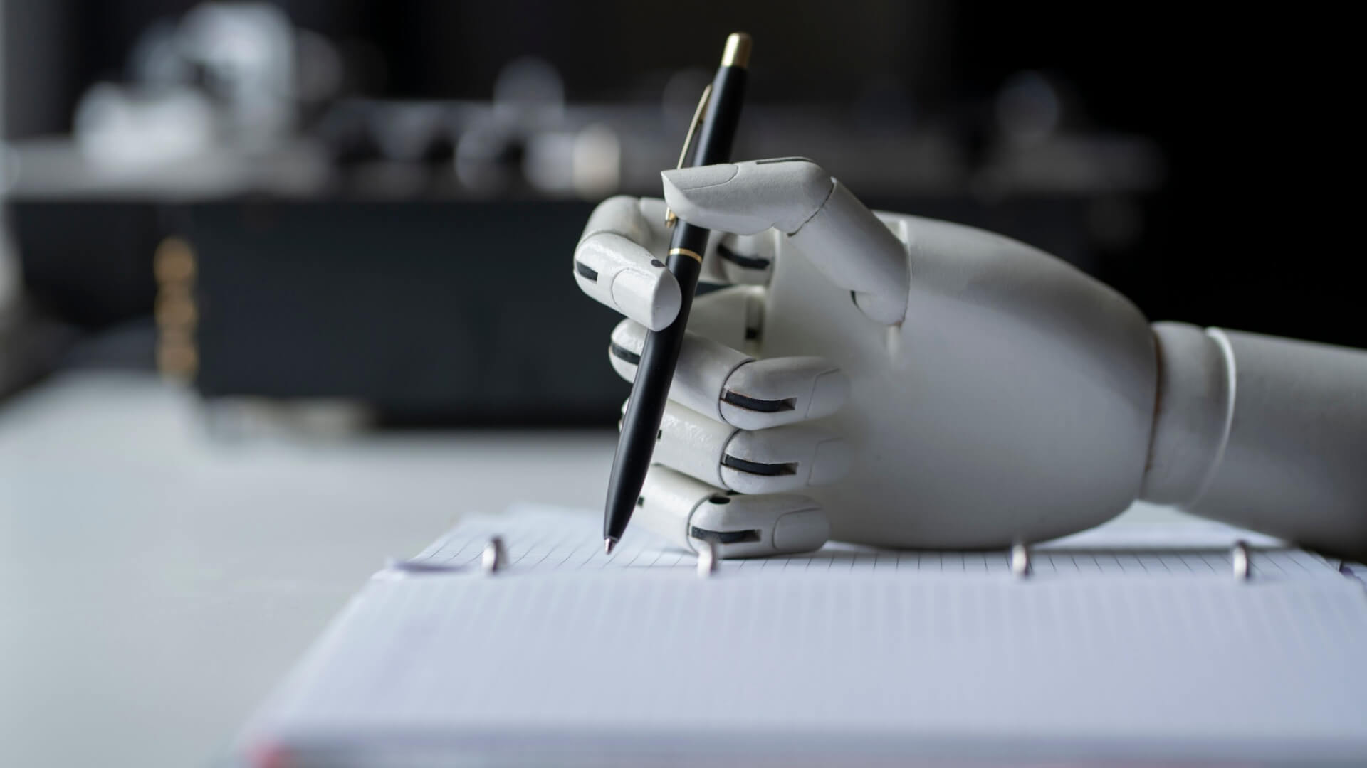 Rivoluzione della scrittura nell'era dell'Intelligenza Artificiale: come sfruttare la tecnologia per migliorare la creatività