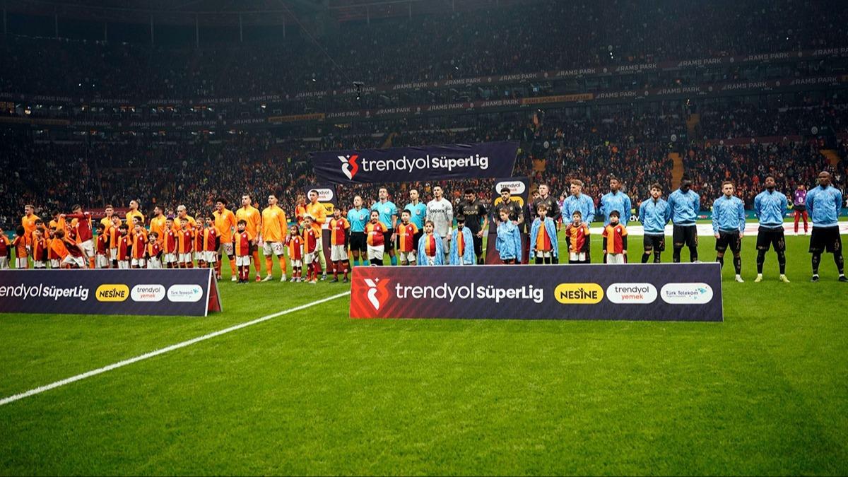Tek şampiyonluk iki ayrı amaç! Galatasaray çifte kupa, Trabzonspor Avrupa peşinde