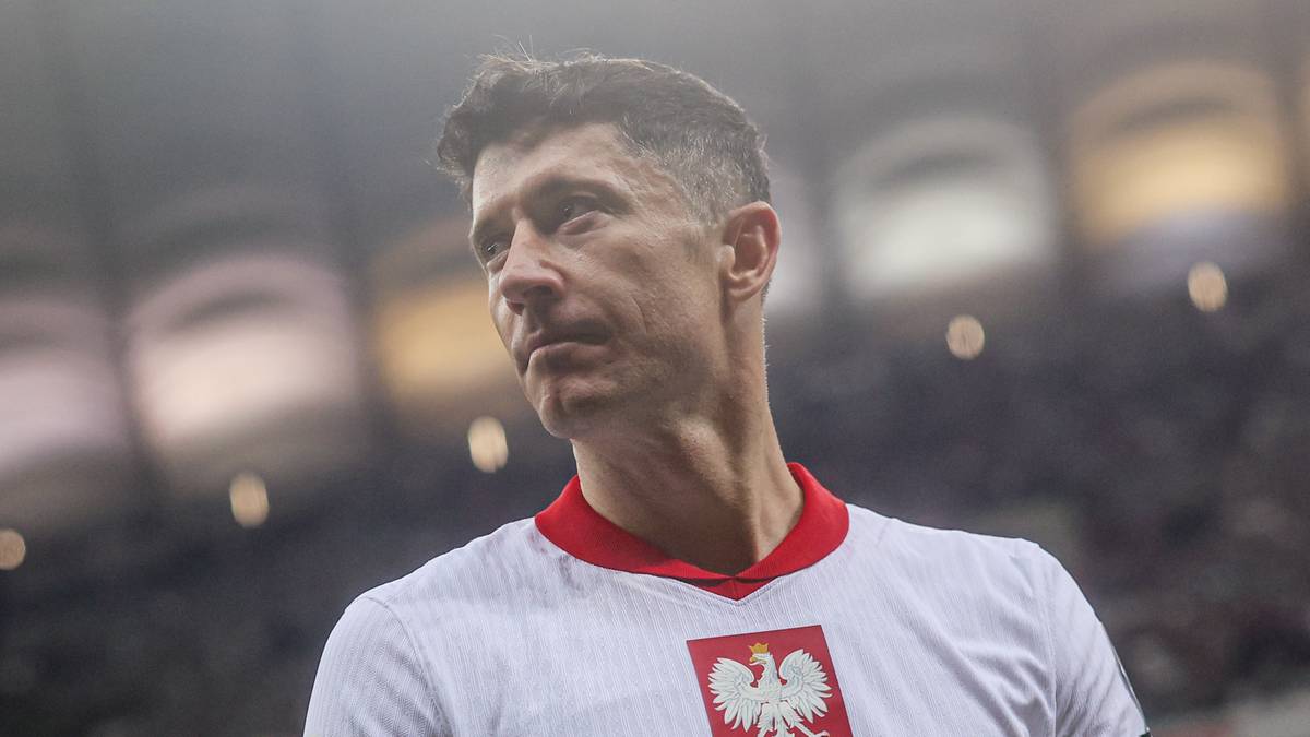 Były reprezentant Polski grzmi! "Nieobecność Lewandowskiego pokazuje jego dwulicowość"