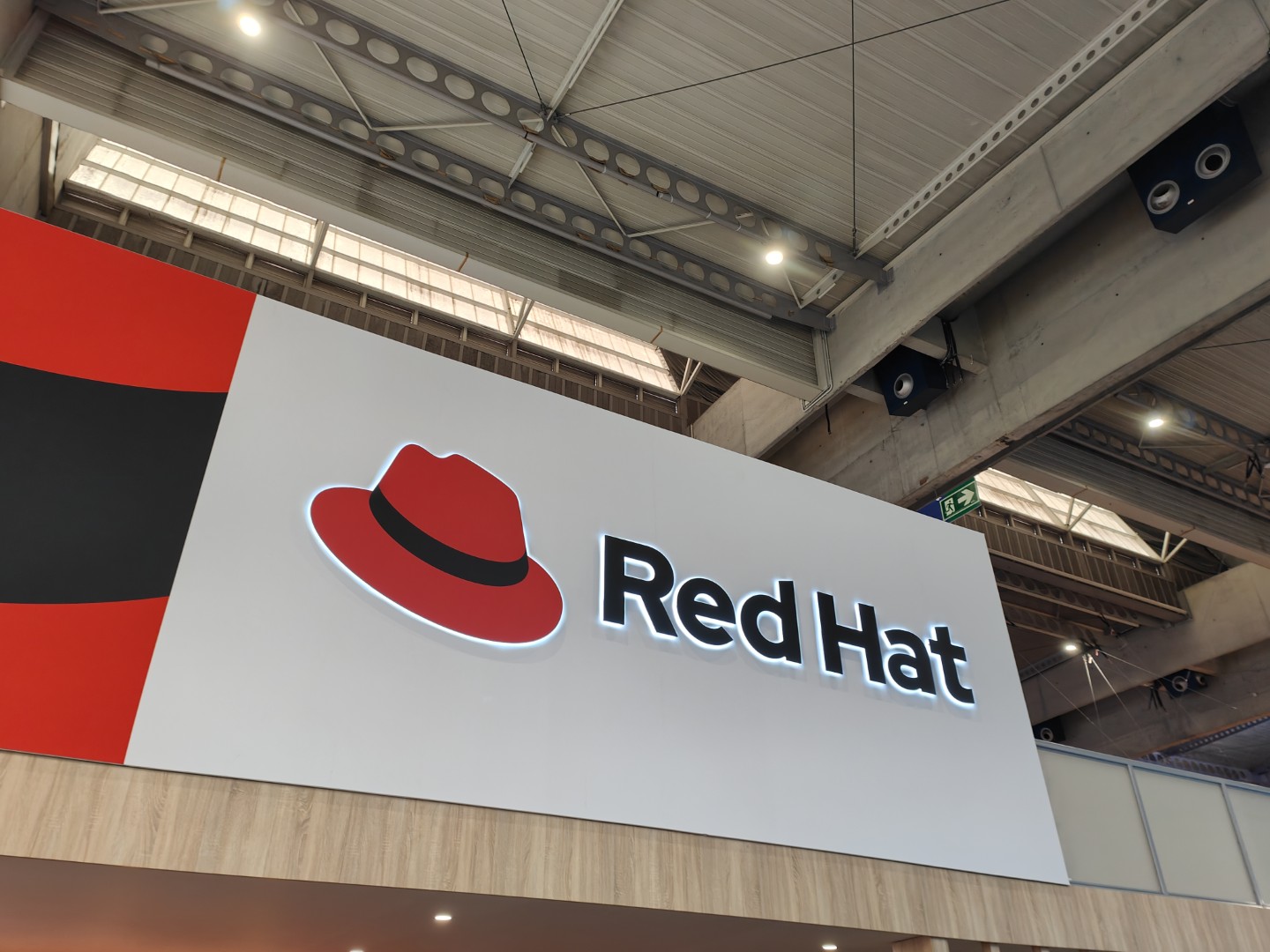 Red Hat AI Inference Server: Versnel uw AI-toepassingen met Flexibiliteit en Betrouwbaarheid