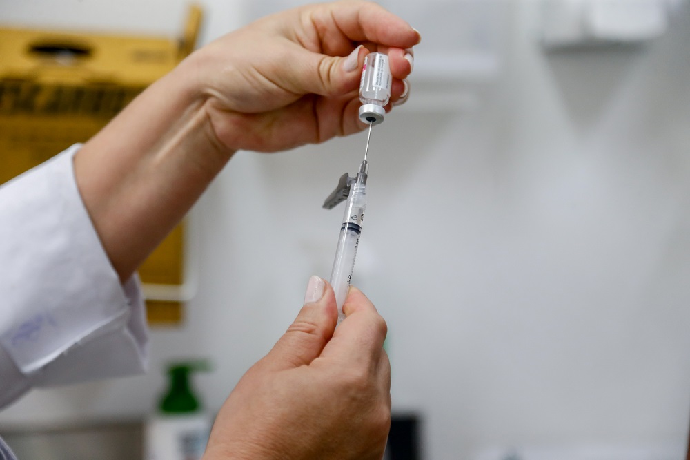 Brasil Incinera 2,3 Milhões de Vacinas Vencidas: O Que Isso Significa para a Saúde Pública?