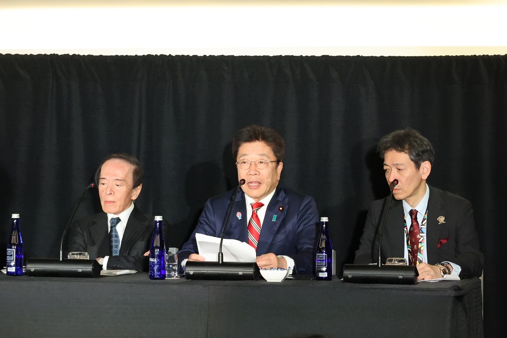 Japão Ameaça Contramedidas se EUA Impulsionarem Venda de Produtos Chineses