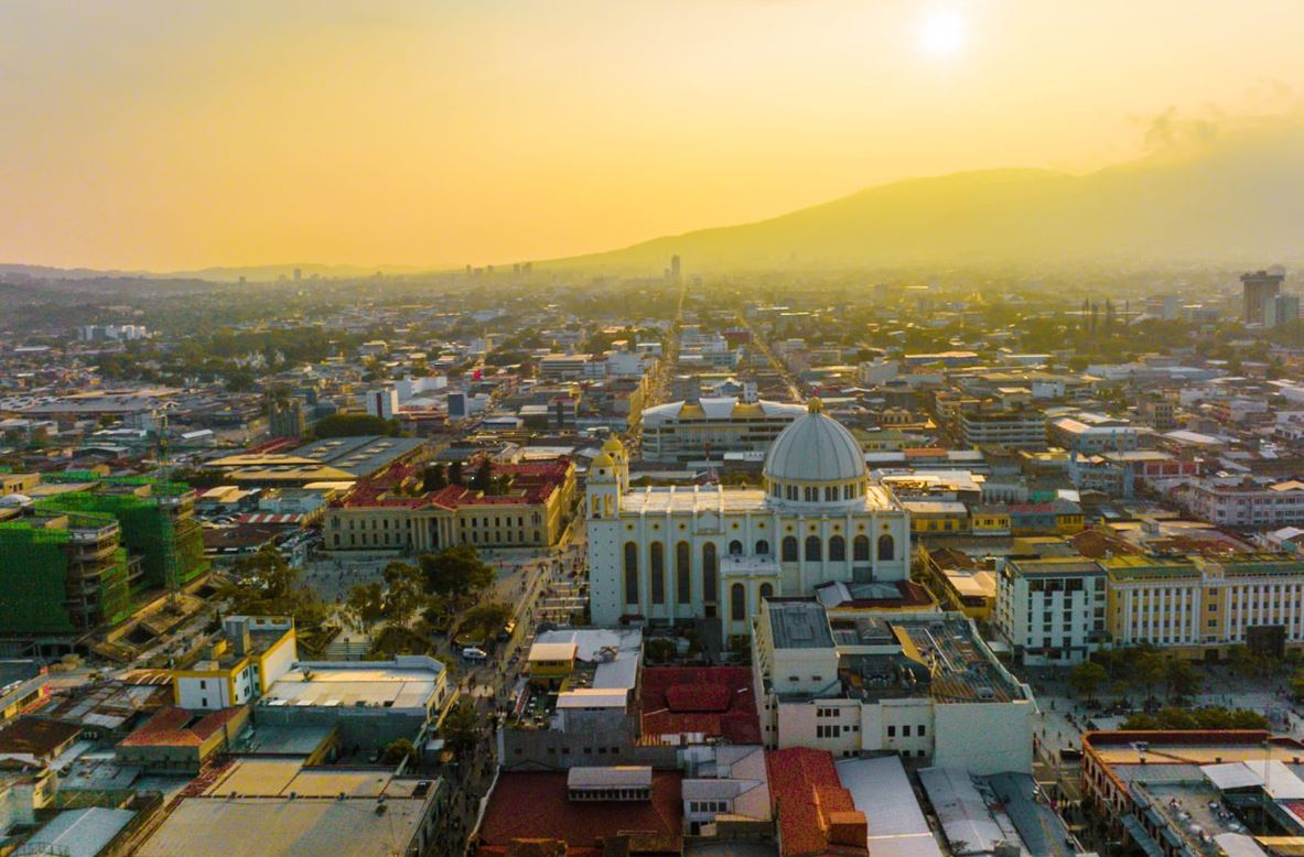 San Salvador: Google impulsa la planificación urbana con tecnología predictiva para reducir congestión