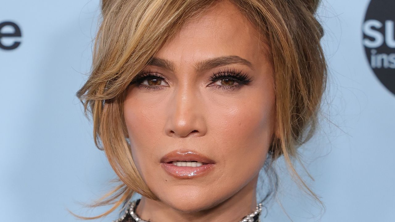 Jennifer Lopez ricorda il suo hairstylist Jesus Guerrero: «Il tuo cuore e il tuo talento parlavano da soli»