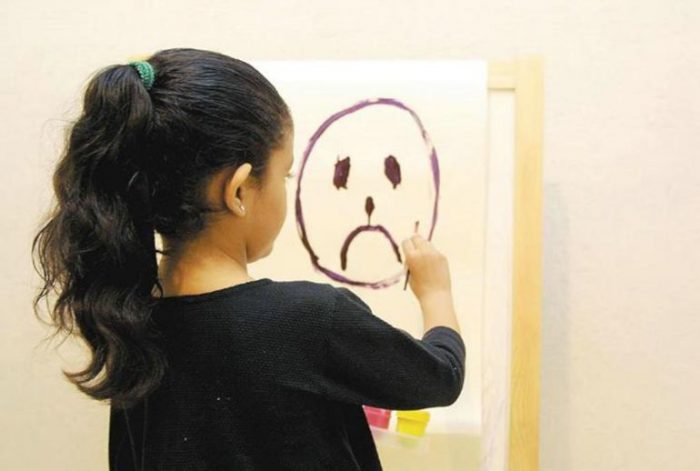 Líderes de opinión piden enfrentar "epidemia silenciosa" de la crisis de salud mental en jóvenes