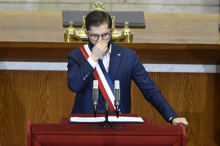 Chile Lidera en Salud Pública: Presidente Boric Defiende la Vacunación Universal y Advierte sobre los Riesgos de la Desinformación