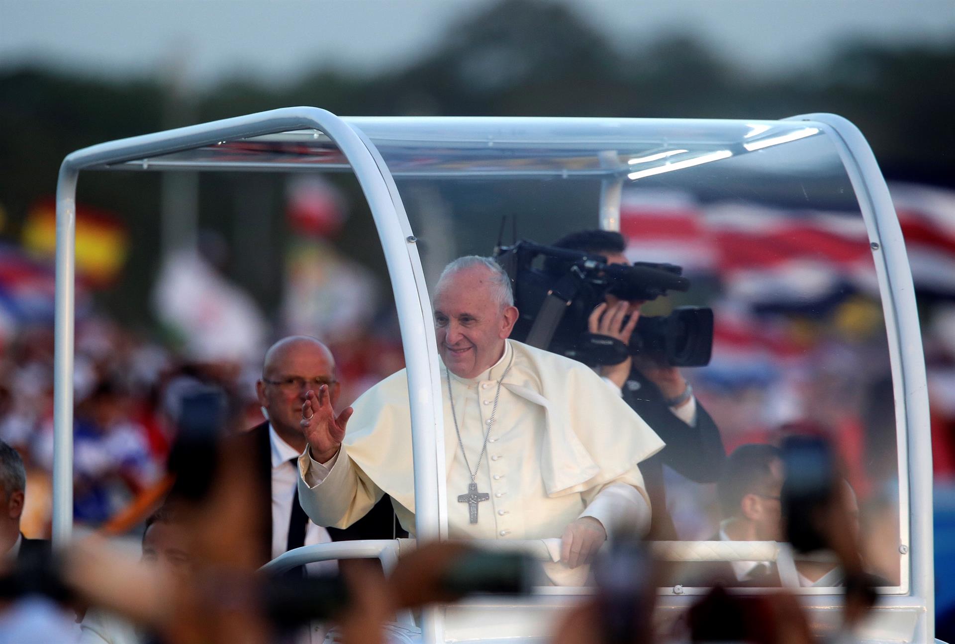 Papamóvel se Transforma em Clínica de Saúde para Crianças em Gaza