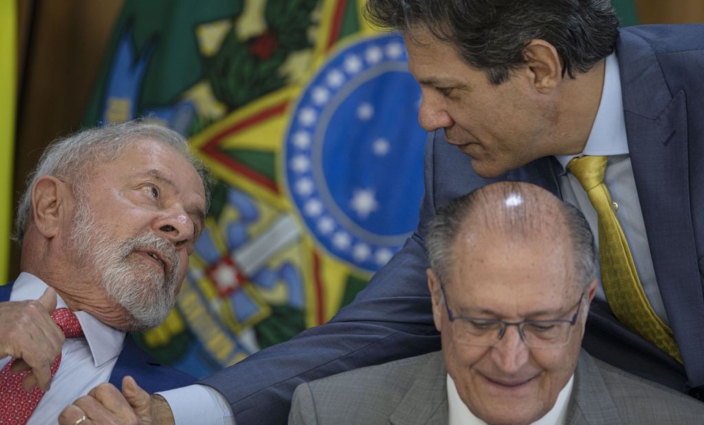 Crise Fiscal 2027: Governo PT Admite Colapso das Contas Públicas