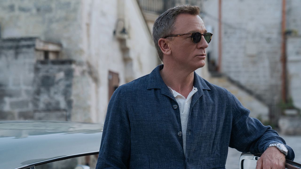 5 tenis de verano para lucir como James Bond: estilo y elegancia en la vida real