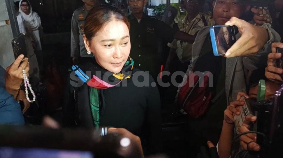 Inul Daratista Setia Menemani Titiek Puspa di Rumah Sakit Sejak Malam Pertama