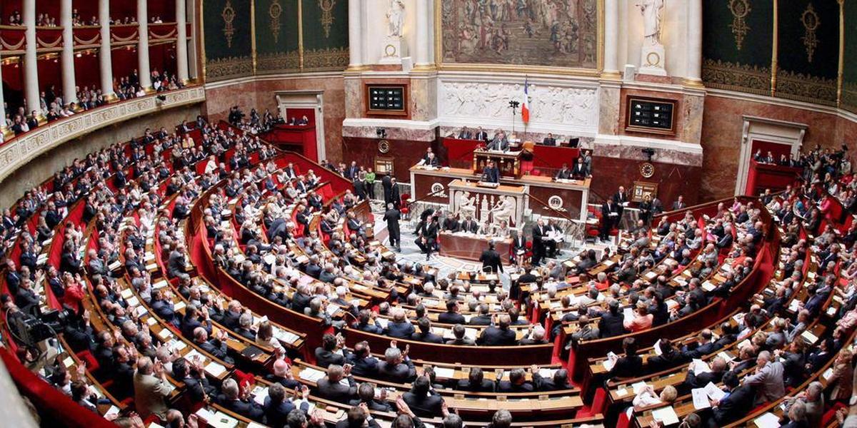 Aide au mourir en France : Les députés adoptent les conditions d'accès - Une avancée historique