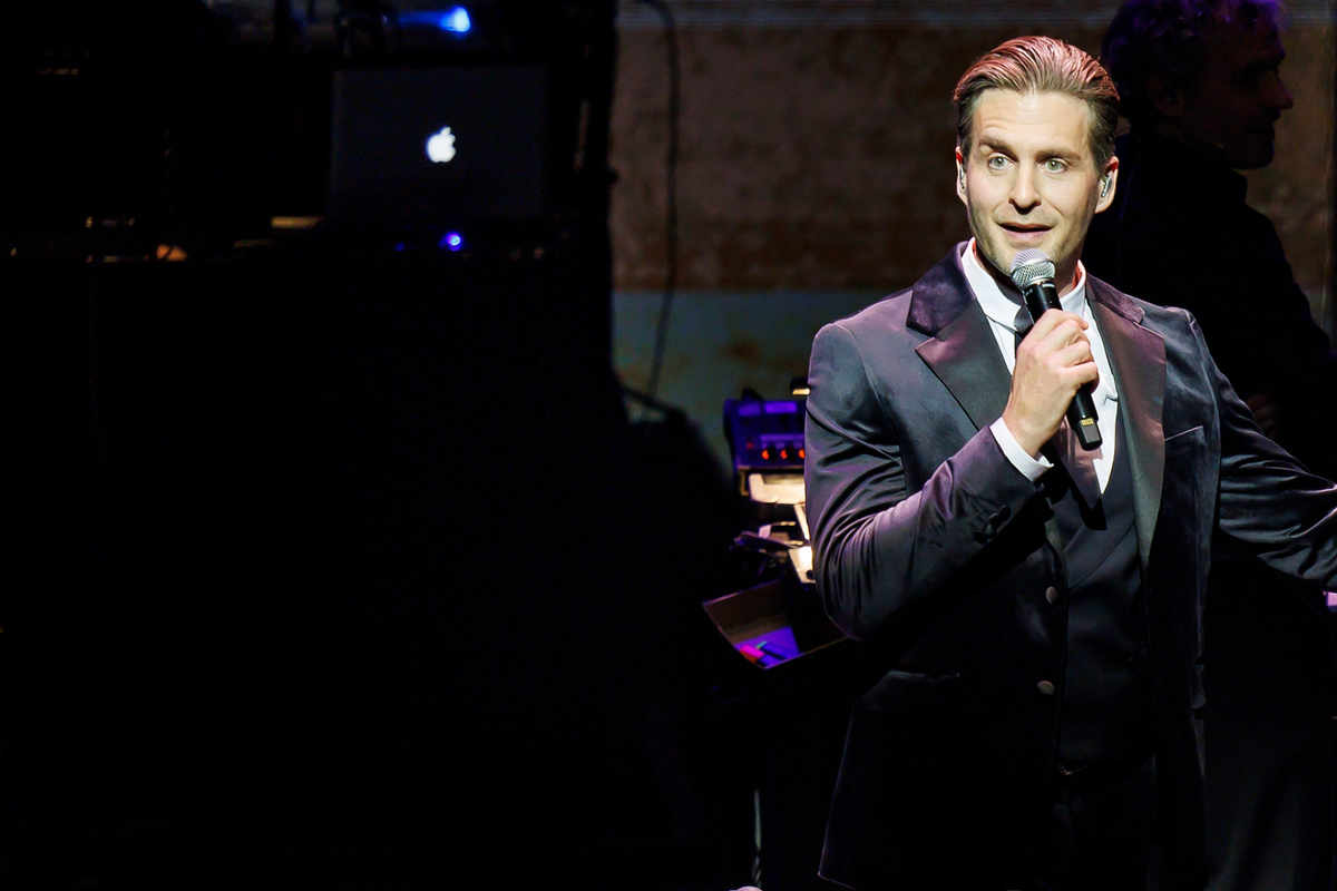 Alexander Klaws begeistert bei Premiere: Standing Ovations im Hamburger Theater!