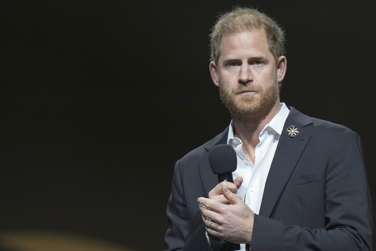 Prinz Harry in der Kritik: Rückzug aus eigener Organisation nach heftigen Vorwürfen