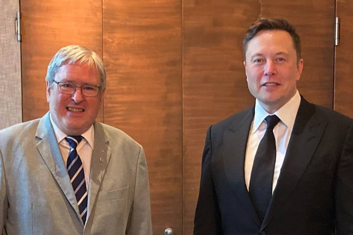 Tesla-Kritik: Ex-Minister widerspricht Elon Musk - Proteste in Brandenburg eskalieren