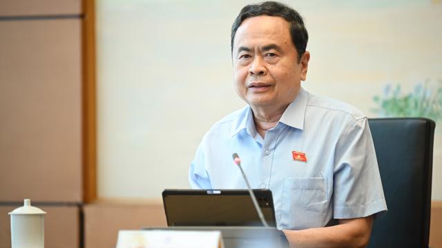Chìa Khóa Tăng Trưởng Hai Con Số: Đột Phá Khoa Học Công Nghệ và Đổi Mới Sáng Tạo