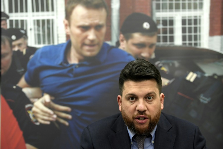 Schockierende Entscheidung: Nawalny-Enthusiast Wolkow in Abwesenheit zu 18 Jahren Haft verurteilt – Was bedeutet das für die Opposition?