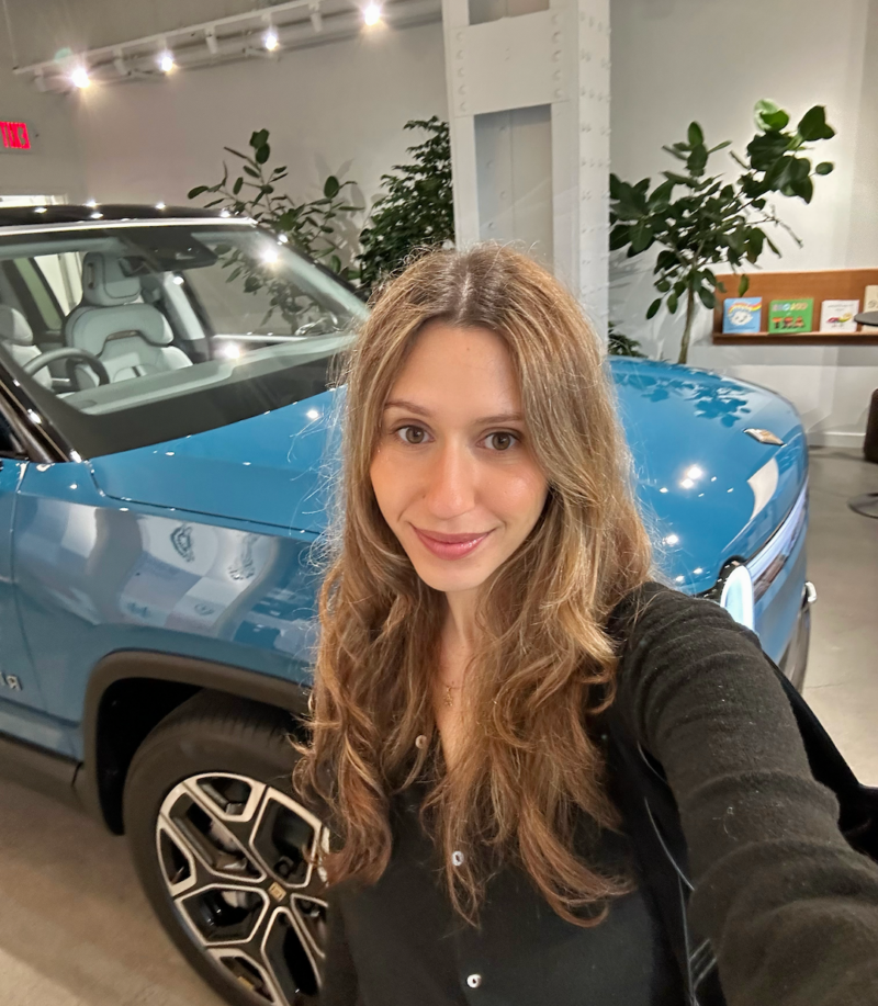 Rivian Revolutioniert das Autohaus-Erlebnis: Ein Spektakuläres Showroom-Erlebnis in New York