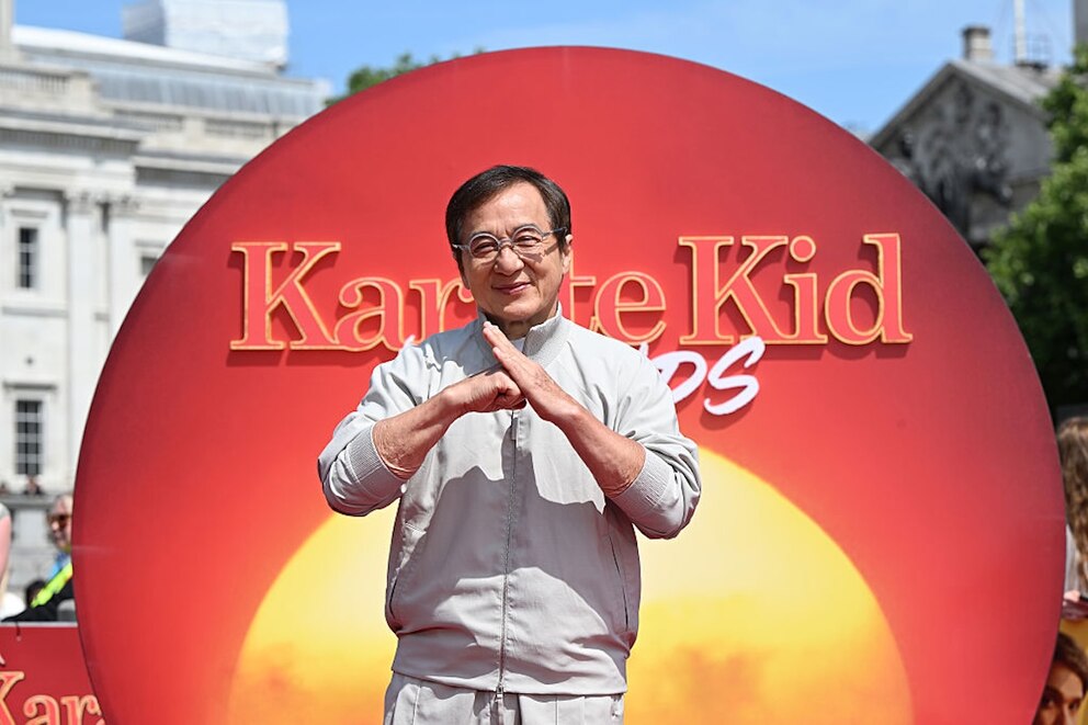Jackie Chan feiert 71. Geburtstag: "Ich kann mich immer noch bewegen!" und neue Hoffnung für 'Karate Kid'