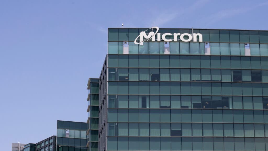 How To Earn $500 A Month From Micron Technology Stock Ahead Of Q3 Earnings