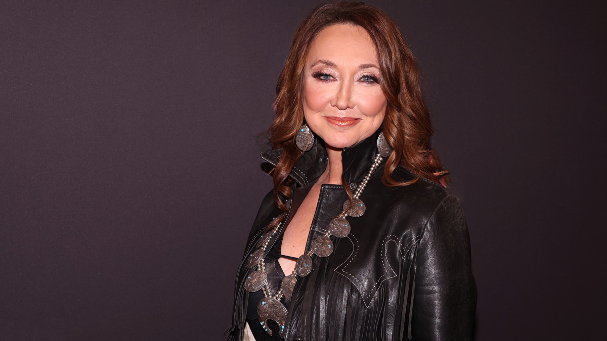 Country Singer Pam Tillis Gives Health Update After Appearing Visibly Injured at Grand Ole Opry