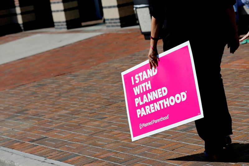 US judge temporarily blocks law barring Medicaid funding for Planned Parenthood health centers