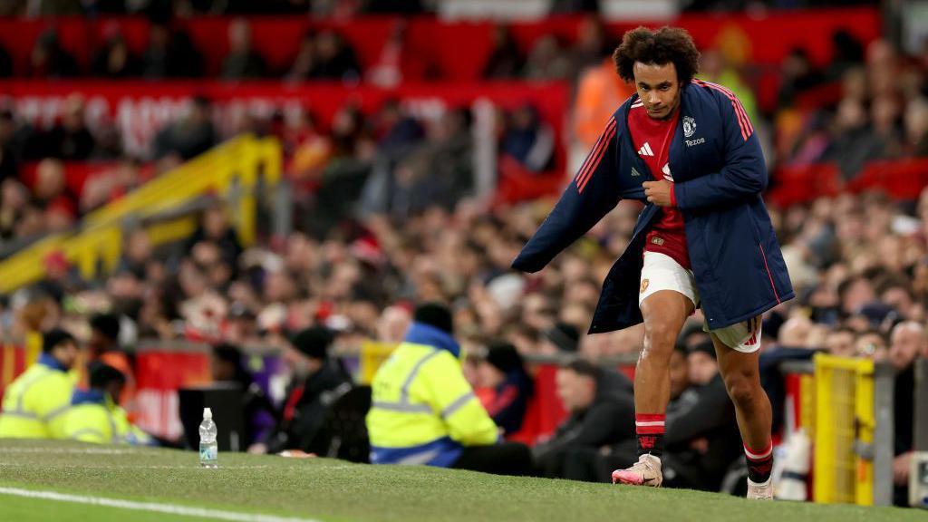 Can Joshua Zirkzee Revive His Manchester United Career?