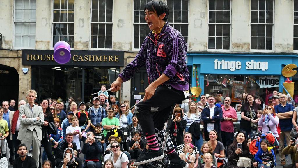 Edinburgh Fringe Festival 2024: A Record-Breaking 3,352 Shows Announced!
