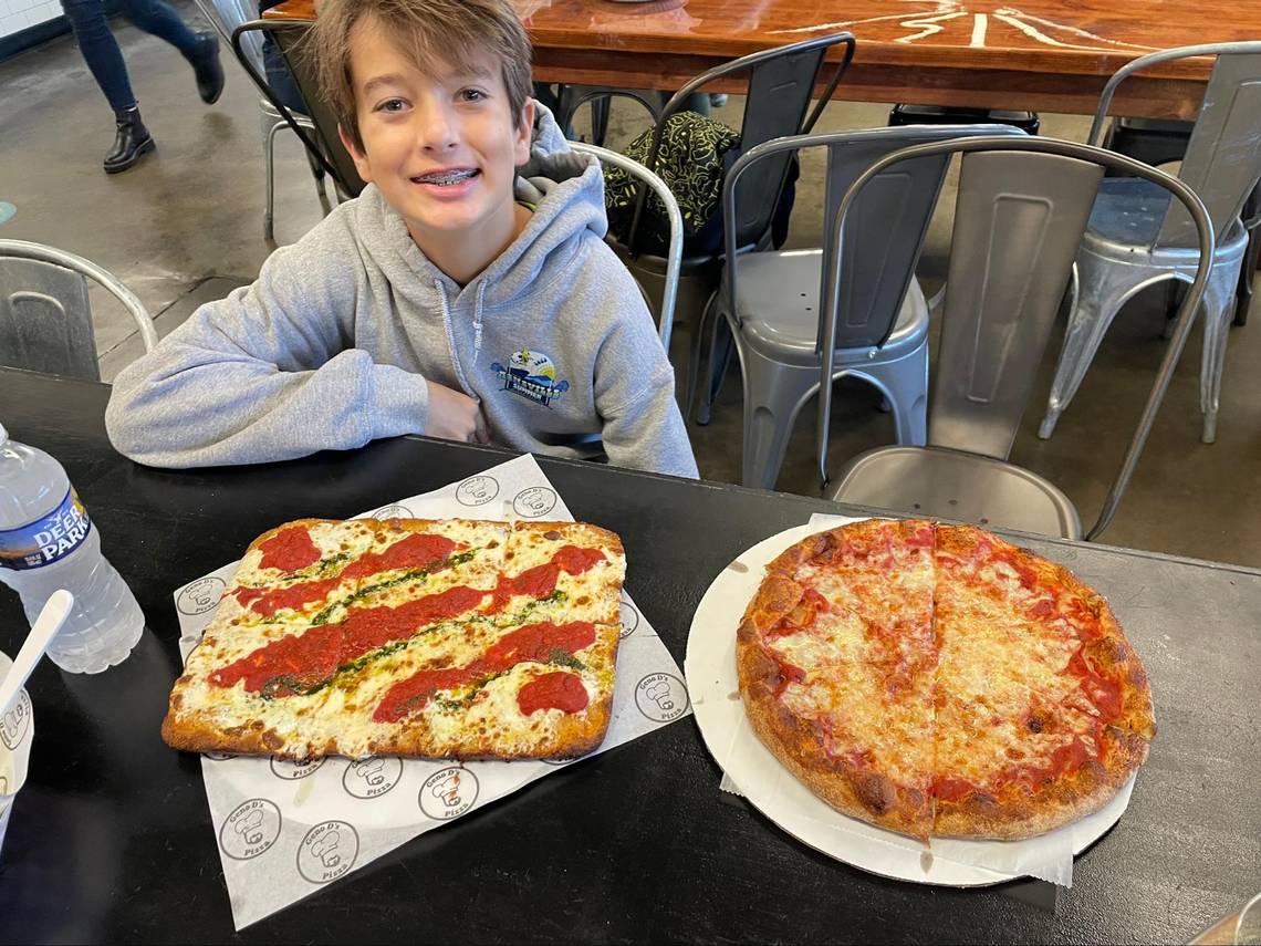 ¿Cuál es la mejor porción de pizza en Charlotte? Un desafío familiar para encontrar el sabor perfecto