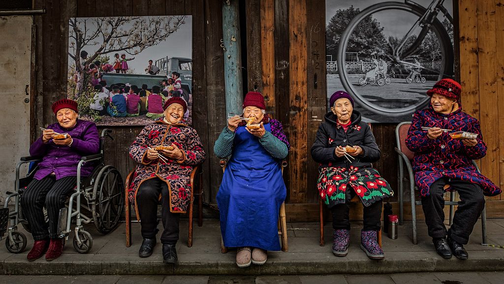 Granny Power! Heartwarming Spring Roll Photo Wins World Food Photography Award