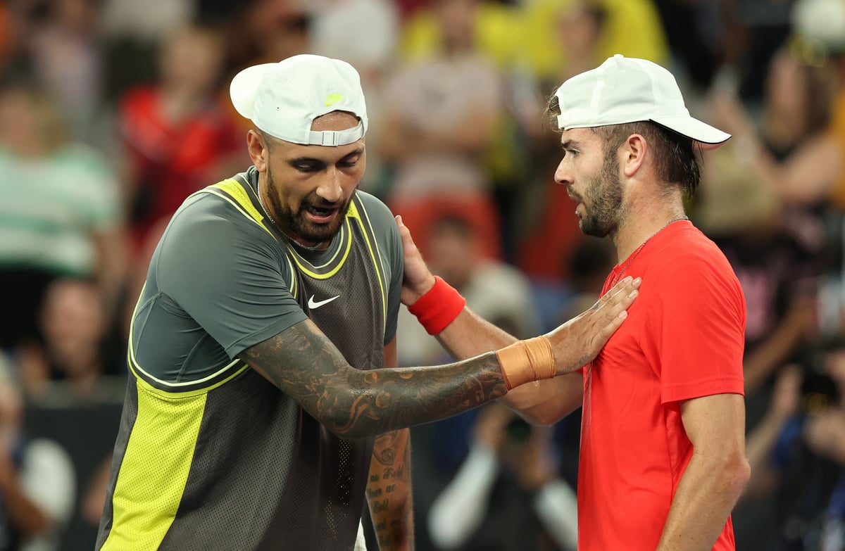 Australian Open 2025: Fearnley Stuns Kyrgios in Major Upset as Alcaraz Dominates