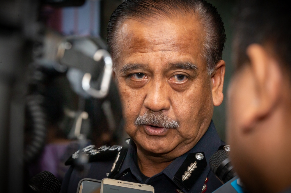 Skandal Anak Menteri: Sijil Nikah Sah, IGP Sahkan