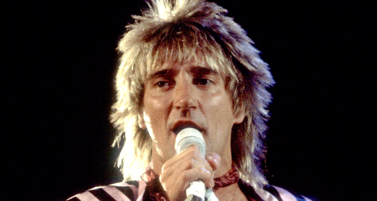 Rod Stewart Postpones Las Vegas Shows Amidst Urgent Health Scare: Fans Express Concern