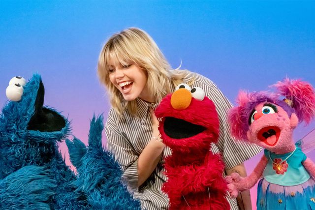 Reneé Rapp Joins Elmo and Cookie Monster in Emotional Sesame Street Season 55 Trailer
