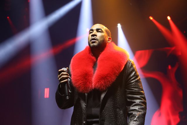 Don Omar expulsa a una fan del concierto en México por falta de respeto