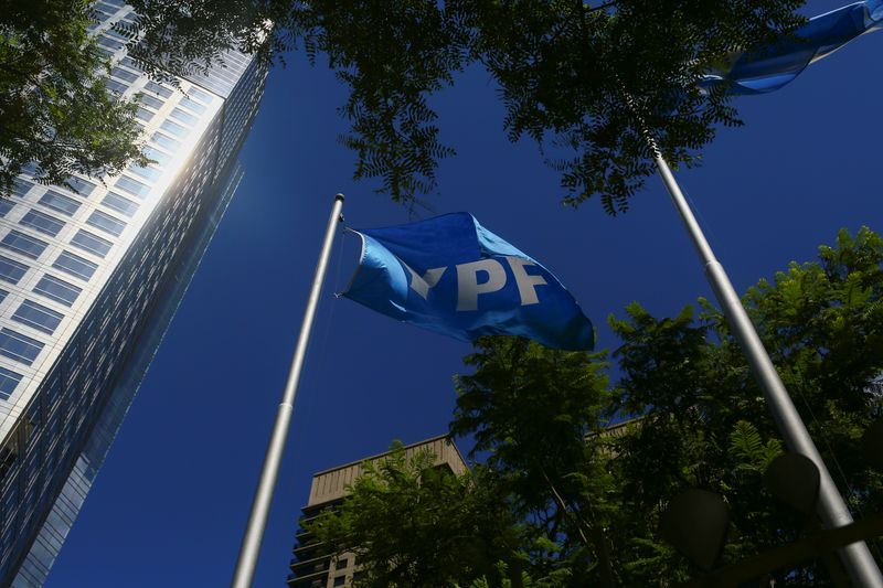 Argentina Atrae Inversión en Litio: YPF y XtraLit Desarrollan Proyectos de Extracción Directa