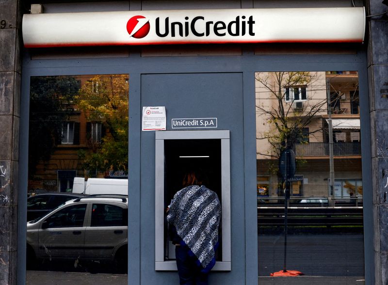 UniCredit's Banco BPM Takeover in Doubt: Banco BPM Calls for Withdrawal Amidst Government Demands