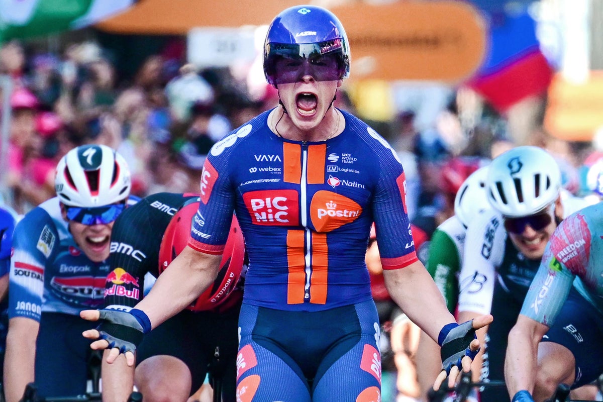 Casper van Uden wins hectic sprint finish on Giro d'Italia stage four as Mads Pedersen retains lead