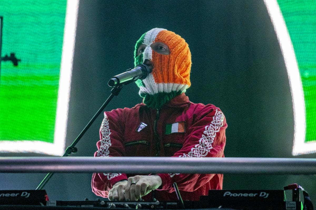 Keir Starmer says Kneecap Glastonbury performance is not 'appropriate'