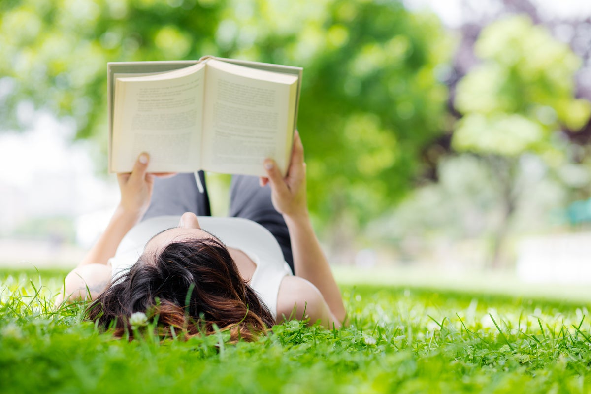 Why Are Aussie Readers Devouring Health Memoirs? Exploring Resilience & the Human Spirit