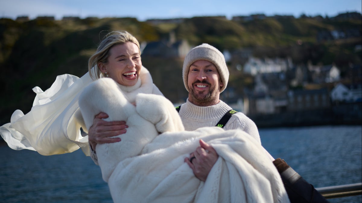 Toffolo Ties the Knot: Unconventional Wedding Dress Steals the Show at Surprise Ceremony
