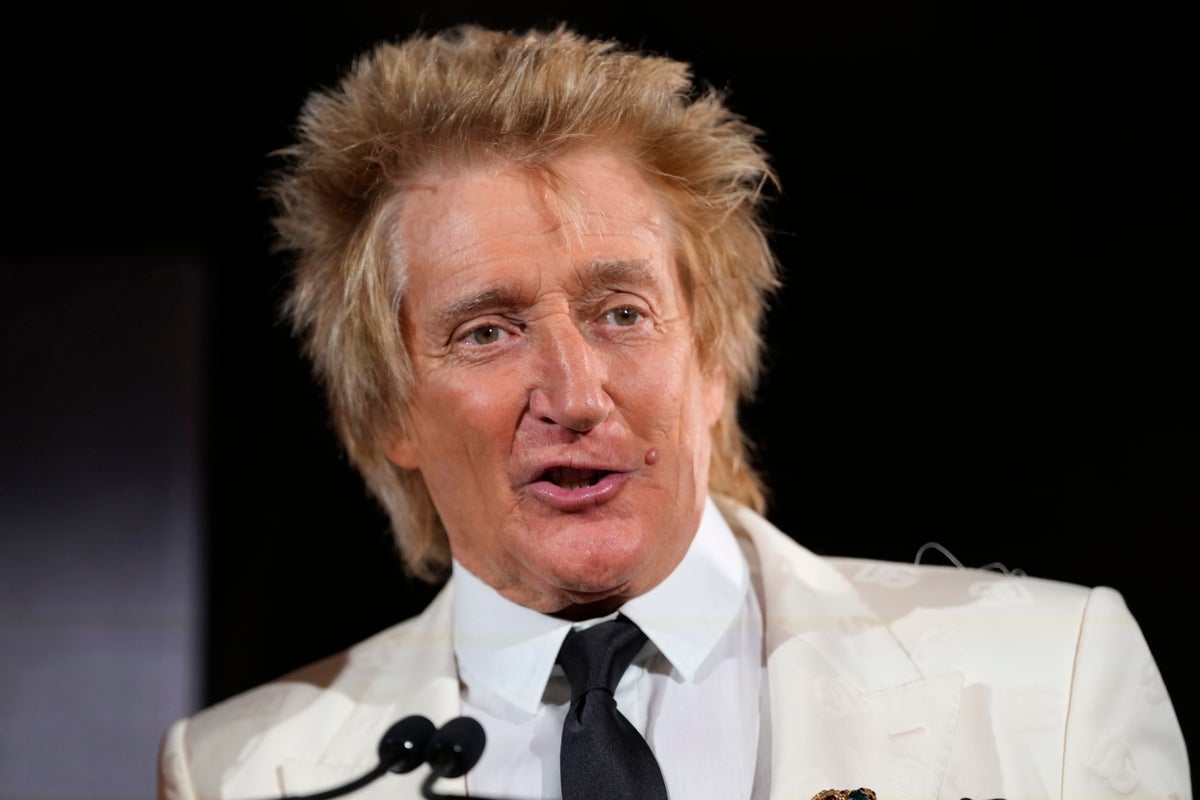 Rod Stewart reveals he's on voice rest following previous health concerns