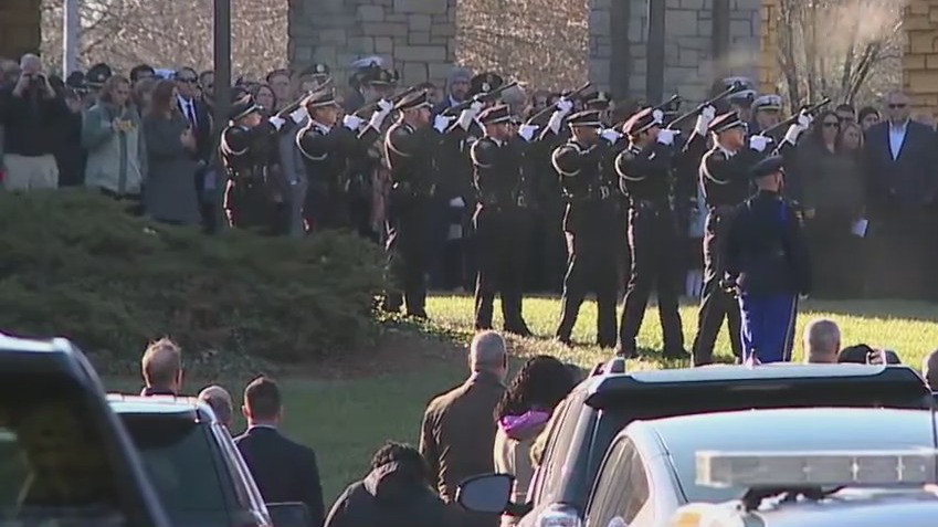 Greensboro Mourns: Officer Michael Horan Honored with 21-Gun Salute at Emotional Funeral Service