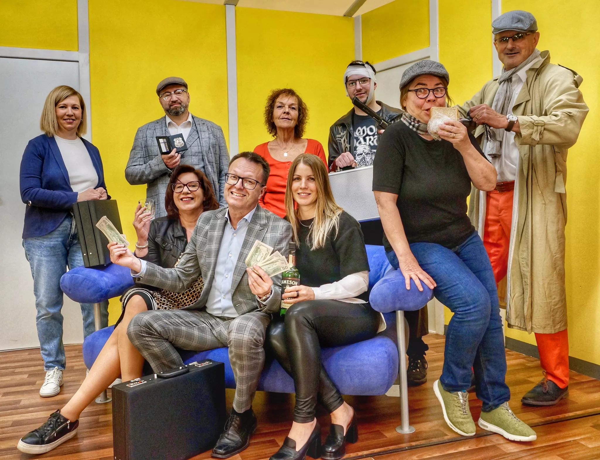 Lachen und Spaß: Komödie und turbulente Unterhaltung auf der Bühne