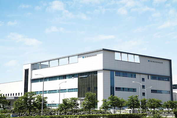 SD바이오센서, 아프리카 감염병 진단 혁신 이끈다! WHO와 협력, 나이지리아 기술 이전
