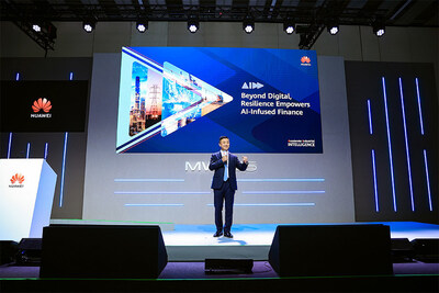 Rivoluzione Finanziaria con Intelligenza Artificiale: Huawei presenta il framework R-A-A-S per la Trasformazione Digitale