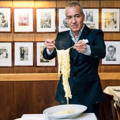 Alfredo alla Scrofa : Plus de 111 ans de Tradition Culinaire Romaine – Une Institution Incontournable